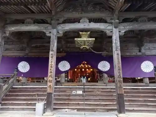 成相寺の本殿・本堂