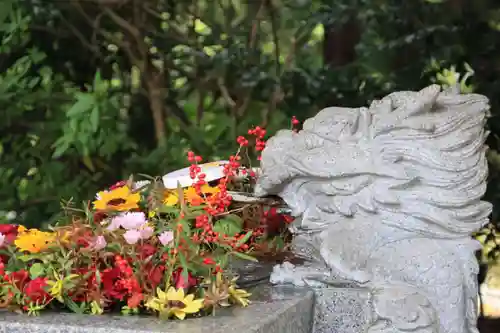滑川神社 - 仕事と子どもの守り神の手水舎