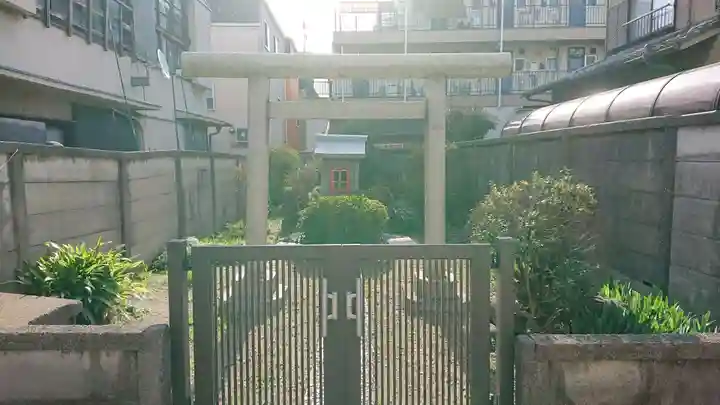 辻稲荷大明神の鳥居