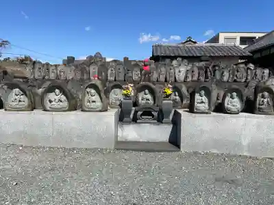 光榮寺の{uncategorized: "未分類", other: "その他", undefined: "問題あり", building: "その他建物", grave: "お墓", sacred_gate: "鳥居", guardian: "狛犬", statue: "像", buddha: "仏像", history: "歴史", nature: "自然", garden: "庭園", animal: "動物", pagoda: "塔", temizu: "手水舎", mountain_gate: "山門・神門", sanctuary: "本殿・本堂", subordinate: "末社・摂社", art: "芸術", scenery: "景色", jizo: "地蔵", ema: "絵馬", goshuin: "御朱印", omikuji: "おみくじ", items: "授与品その他", amulet: "お守り", goshuincho: "御朱印帳", eats: "食事", festival: "お祭り", votive_dance: "神楽", shichigosan: "七五三参", wedding: "結婚式", experience: "体験その他", initially: "初詣", around: "周辺", anti_infection: "感染症対策"}