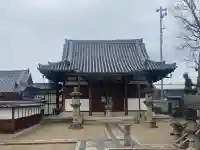 本光明寺の{uncategorized: "未分類", other: "その他", undefined: "問題あり", building: "その他建物", grave: "お墓", sacred_gate: "鳥居", guardian: "狛犬", statue: "像", buddha: "仏像", history: "歴史", nature: "自然", garden: "庭園", animal: "動物", pagoda: "塔", temizu: "手水舎", mountain_gate: "山門・神門", sanctuary: "本殿・本堂", subordinate: "末社・摂社", art: "芸術", scenery: "景色", jizo: "地蔵", ema: "絵馬", goshuin: "御朱印", omikuji: "おみくじ", items: "授与品その他", amulet: "お守り", goshuincho: "御朱印帳", eats: "食事", festival: "お祭り", votive_dance: "神楽", shichigosan: "七五三参", wedding: "結婚式", experience: "体験その他", initially: "初詣", around: "周辺", anti_infection: "感染症対策"}