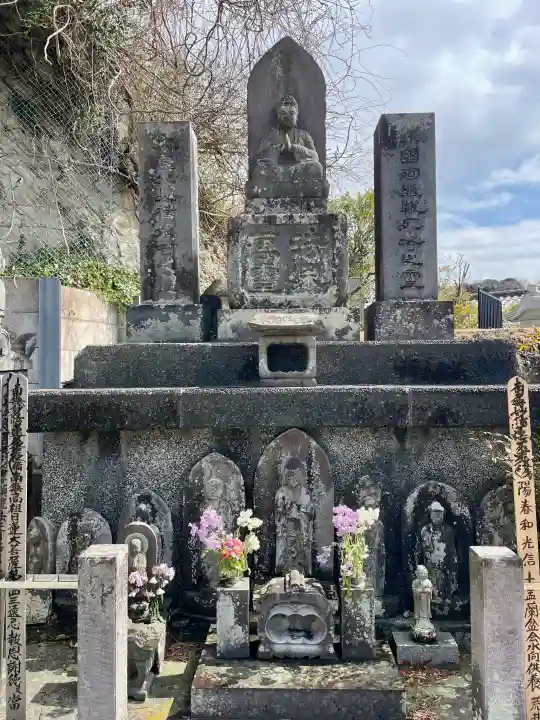 大寳寺の{uncategorized: "未分類", other: "その他", undefined: "問題あり", building: "その他建物", grave: "お墓", sacred_gate: "鳥居", guardian: "狛犬", statue: "像", buddha: "仏像", history: "歴史", nature: "自然", garden: "庭園", animal: "動物", pagoda: "塔", temizu: "手水舎", mountain_gate: "山門・神門", sanctuary: "本殿・本堂", subordinate: "末社・摂社", art: "芸術", scenery: "景色", jizo: "地蔵", ema: "絵馬", goshuin: "御朱印", omikuji: "おみくじ", items: "授与品その他", amulet: "お守り", goshuincho: "御朱印帳", eats: "食事", festival: "お祭り", votive_dance: "神楽", shichigosan: "七五三参", wedding: "結婚式", experience: "体験その他", initially: "初詣", around: "周辺", anti_infection: "感染症対策"}