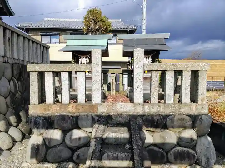 神明社(北方町西本郷)の末社・摂社