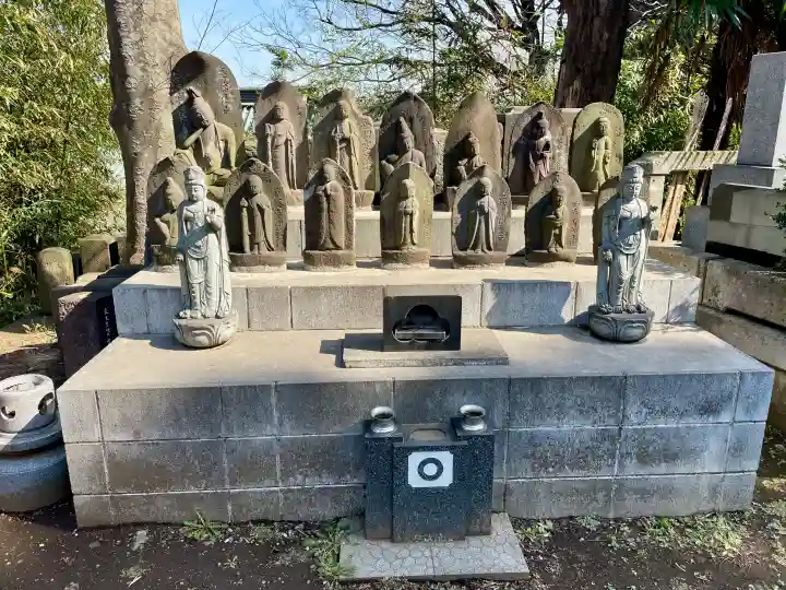 海蔵院の{uncategorized: "未分類", other: "その他", undefined: "問題あり", building: "その他建物", grave: "お墓", sacred_gate: "鳥居", guardian: "狛犬", statue: "像", buddha: "仏像", history: "歴史", nature: "自然", garden: "庭園", animal: "動物", pagoda: "塔", temizu: "手水舎", mountain_gate: "山門・神門", sanctuary: "本殿・本堂", subordinate: "末社・摂社", art: "芸術", scenery: "景色", jizo: "地蔵", ema: "絵馬", goshuin: "御朱印", omikuji: "おみくじ", items: "授与品その他", amulet: "お守り", goshuincho: "御朱印帳", eats: "食事", festival: "お祭り", votive_dance: "神楽", shichigosan: "七五三参", wedding: "結婚式", experience: "体験その他", initially: "初詣", around: "周辺", anti_infection: "感染症対策"}