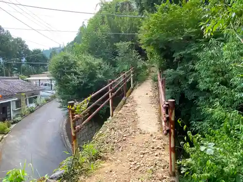 羽黒三田神社の周辺