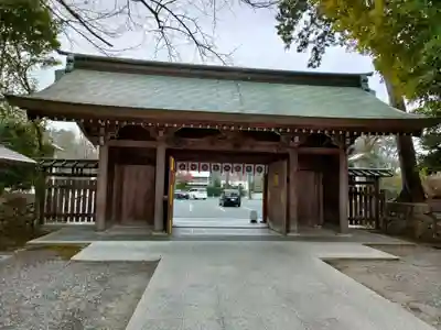 砥鹿神社(里宮)の山門・神門