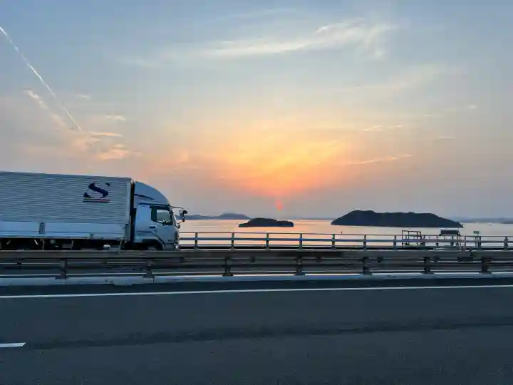 宇佐神社の{uncategorized: "未分類", other: "その他", undefined: "問題あり", building: "その他建物", grave: "お墓", sacred_gate: "鳥居", guardian: "狛犬", statue: "像", buddha: "仏像", history: "歴史", nature: "自然", garden: "庭園", animal: "動物", pagoda: "塔", temizu: "手水舎", mountain_gate: "山門・神門", sanctuary: "本殿・本堂", subordinate: "末社・摂社", art: "芸術", scenery: "景色", jizo: "地蔵", ema: "絵馬", goshuin: "御朱印", omikuji: "おみくじ", items: "授与品その他", amulet: "お守り", goshuincho: "御朱印帳", eats: "食事", festival: "お祭り", votive_dance: "神楽", shichigosan: "七五三参", wedding: "結婚式", experience: "体験その他", initially: "初詣", around: "周辺", anti_infection: "感染症対策"}