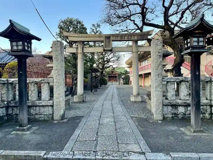 熊野神社の{uncategorized: "未分類", other: "その他", undefined: "問題あり", building: "その他建物", grave: "お墓", sacred_gate: "鳥居", guardian: "狛犬", statue: "像", buddha: "仏像", history: "歴史", nature: "自然", garden: "庭園", animal: "動物", pagoda: "塔", temizu: "手水舎", mountain_gate: "山門・神門", sanctuary: "本殿・本堂", subordinate: "末社・摂社", art: "芸術", scenery: "景色", jizo: "地蔵", ema: "絵馬", goshuin: "御朱印", omikuji: "おみくじ", items: "授与品その他", amulet: "お守り", goshuincho: "御朱印帳", eats: "食事", festival: "お祭り", votive_dance: "神楽", shichigosan: "七五三参", wedding: "結婚式", experience: "体験その他", initially: "初詣", around: "周辺", anti_infection: "感染症対策"}