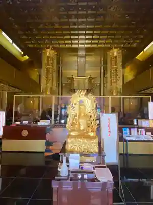 成田山横浜別院延命院の本殿・本堂