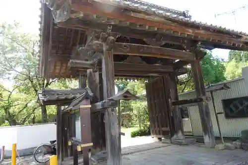 西徳寺の山門・神門