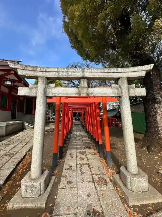 品川神社の{uncategorized: "未分類", other: "その他", undefined: "問題あり", building: "その他建物", grave: "お墓", sacred_gate: "鳥居", guardian: "狛犬", statue: "像", buddha: "仏像", history: "歴史", nature: "自然", garden: "庭園", animal: "動物", pagoda: "塔", temizu: "手水舎", mountain_gate: "山門・神門", sanctuary: "本殿・本堂", subordinate: "末社・摂社", art: "芸術", scenery: "景色", jizo: "地蔵", ema: "絵馬", goshuin: "御朱印", omikuji: "おみくじ", items: "授与品その他", amulet: "お守り", goshuincho: "御朱印帳", eats: "食事", festival: "お祭り", votive_dance: "神楽", shichigosan: "七五三参", wedding: "結婚式", experience: "体験その他", initially: "初詣", around: "周辺", anti_infection: "感染症対策"}