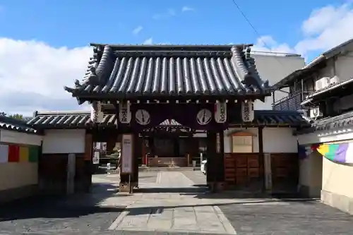 上徳寺の山門