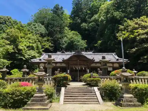 穴師坐兵主神社の本殿