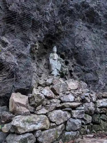 鳳来寺山奥の院の仏像