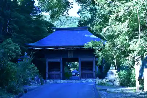 普門寺(切り絵御朱印発祥の寺)の山門