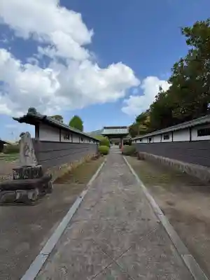 信福寺の{uncategorized: "未分類", other: "その他", undefined: "問題あり", building: "その他建物", grave: "お墓", sacred_gate: "鳥居", guardian: "狛犬", statue: "像", buddha: "仏像", history: "歴史", nature: "自然", garden: "庭園", animal: "動物", pagoda: "塔", temizu: "手水舎", mountain_gate: "山門・神門", sanctuary: "本殿・本堂", subordinate: "末社・摂社", art: "芸術", scenery: "景色", jizo: "地蔵", ema: "絵馬", goshuin: "御朱印", omikuji: "おみくじ", items: "授与品その他", amulet: "お守り", goshuincho: "御朱印帳", eats: "食事", festival: "お祭り", votive_dance: "神楽", shichigosan: "七五三参", wedding: "結婚式", experience: "体験その他", initially: "初詣", around: "周辺", anti_infection: "感染症対策"}