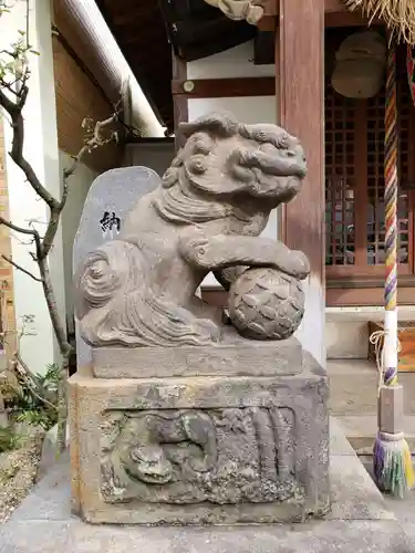 東神社の狛犬