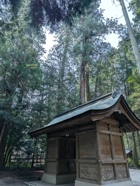 伊和神社の{uncategorized: "未分類", other: "その他", undefined: "問題あり", building: "その他建物", grave: "お墓", sacred_gate: "鳥居", guardian: "狛犬", statue: "像", buddha: "仏像", history: "歴史", nature: "自然", garden: "庭園", animal: "動物", pagoda: "塔", temizu: "手水舎", mountain_gate: "山門・神門", sanctuary: "本殿・本堂", subordinate: "末社・摂社", art: "芸術", scenery: "景色", jizo: "地蔵", ema: "絵馬", goshuin: "御朱印", omikuji: "おみくじ", items: "授与品その他", amulet: "お守り", goshuincho: "御朱印帳", eats: "食事", festival: "お祭り", votive_dance: "神楽", shichigosan: "七五三参", wedding: "結婚式", experience: "体験その他", initially: "初詣", around: "周辺", anti_infection: "感染症対策"}