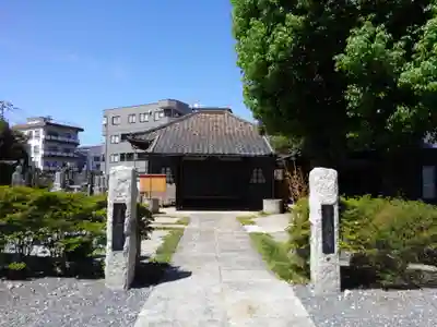 宝泉寺の本殿・本堂