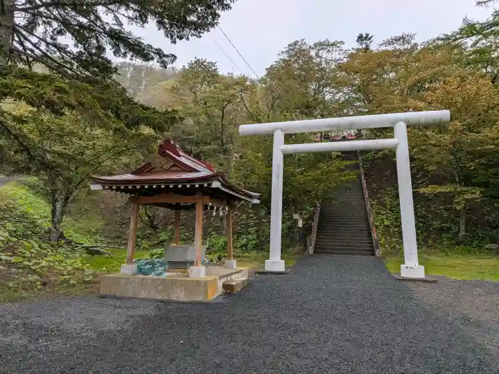 厚岸神社の{uncategorized: "未分類", other: "その他", undefined: "問題あり", building: "その他建物", grave: "お墓", sacred_gate: "鳥居", guardian: "狛犬", statue: "像", buddha: "仏像", history: "歴史", nature: "自然", garden: "庭園", animal: "動物", pagoda: "塔", temizu: "手水舎", mountain_gate: "山門・神門", sanctuary: "本殿・本堂", subordinate: "末社・摂社", art: "芸術", scenery: "景色", jizo: "地蔵", ema: "絵馬", goshuin: "御朱印", omikuji: "おみくじ", items: "授与品その他", amulet: "お守り", goshuincho: "御朱印帳", eats: "食事", festival: "お祭り", votive_dance: "神楽", shichigosan: "七五三参", wedding: "結婚式", experience: "体験その他", initially: "初詣", around: "周辺", anti_infection: "感染症対策"}