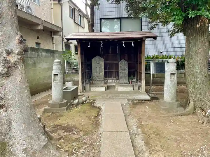天祖神社(上目黒天祖神社)の{uncategorized: "未分類", other: "その他", undefined: "問題あり", building: "その他建物", grave: "お墓", sacred_gate: "鳥居", guardian: "狛犬", statue: "像", buddha: "仏像", history: "歴史", nature: "自然", garden: "庭園", animal: "動物", pagoda: "塔", temizu: "手水舎", mountain_gate: "山門・神門", sanctuary: "本殿・本堂", subordinate: "末社・摂社", art: "芸術", scenery: "景色", jizo: "地蔵", ema: "絵馬", goshuin: "御朱印", omikuji: "おみくじ", items: "授与品その他", amulet: "お守り", goshuincho: "御朱印帳", eats: "食事", festival: "お祭り", votive_dance: "神楽", shichigosan: "七五三参", wedding: "結婚式", experience: "体験その他", initially: "初詣", around: "周辺", anti_infection: "感染症対策"}