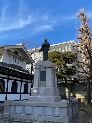 泉岳寺の像