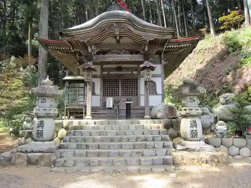 華厳寺の本殿