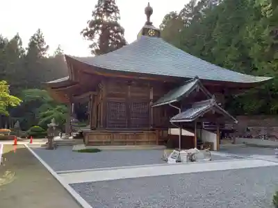 法楽寺の本殿・本堂