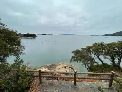 賀茂神社の{uncategorized: "未分類", other: "その他", undefined: "問題あり", building: "その他建物", grave: "お墓", sacred_gate: "鳥居", guardian: "狛犬", statue: "像", buddha: "仏像", history: "歴史", nature: "自然", garden: "庭園", animal: "動物", pagoda: "塔", temizu: "手水舎", mountain_gate: "山門・神門", sanctuary: "本殿・本堂", subordinate: "末社・摂社", art: "芸術", scenery: "景色", jizo: "地蔵", ema: "絵馬", goshuin: "御朱印", omikuji: "おみくじ", items: "授与品その他", amulet: "お守り", goshuincho: "御朱印帳", eats: "食事", festival: "お祭り", votive_dance: "神楽", shichigosan: "七五三参", wedding: "結婚式", experience: "体験その他", initially: "初詣", around: "周辺", anti_infection: "感染症対策"}