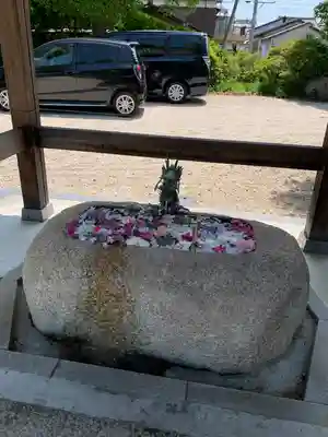 神館神社の手水舎