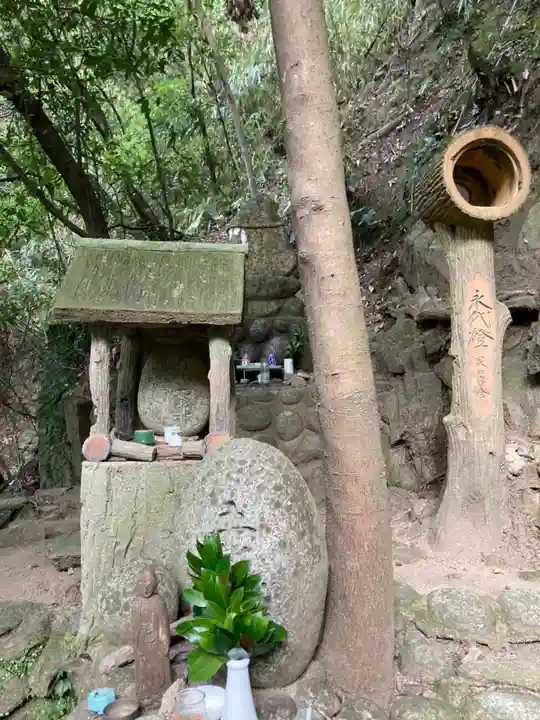 不動尊(布引の滝)の仏像