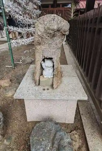 白山神社の像