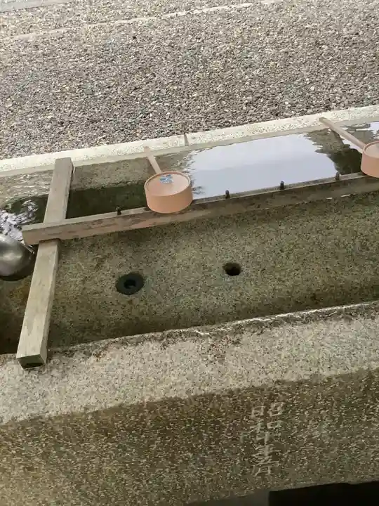 溝旗神社(肇國神社)の手水舎