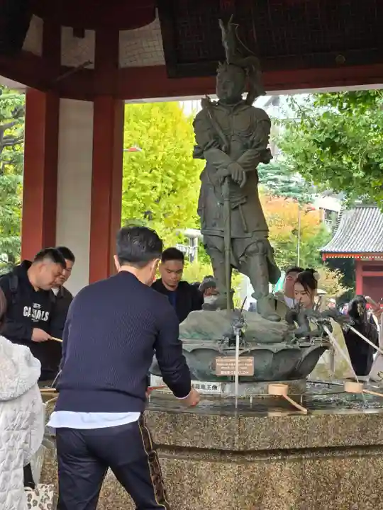 浅草寺の手水舎