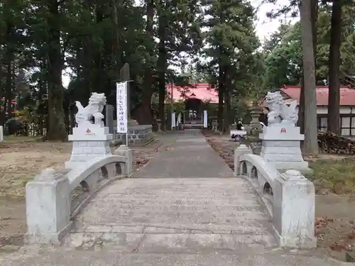 宇奈己呂和気神社の狛犬