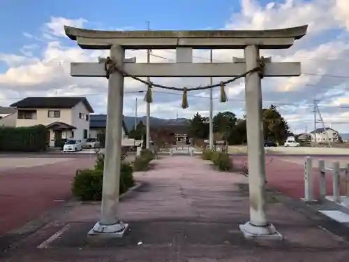 万九千社の鳥居