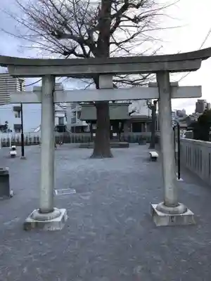 諏訪神社の鳥居