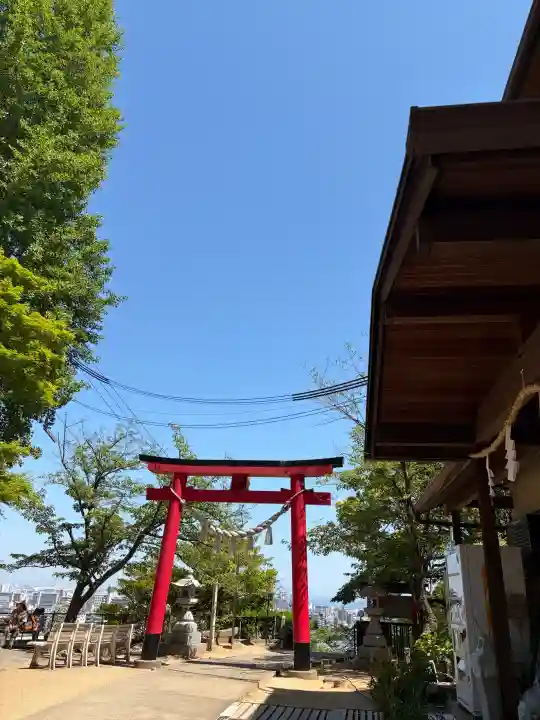 板宿八幡神社の{uncategorized: "未分類", other: "その他", undefined: "問題あり", building: "その他建物", grave: "お墓", sacred_gate: "鳥居", guardian: "狛犬", statue: "像", buddha: "仏像", history: "歴史", nature: "自然", garden: "庭園", animal: "動物", pagoda: "塔", temizu: "手水舎", mountain_gate: "山門・神門", sanctuary: "本殿・本堂", subordinate: "末社・摂社", art: "芸術", scenery: "景色", jizo: "地蔵", ema: "絵馬", goshuin: "御朱印", omikuji: "おみくじ", items: "授与品その他", amulet: "お守り", goshuincho: "御朱印帳", eats: "食事", festival: "お祭り", votive_dance: "神楽", shichigosan: "七五三参", wedding: "結婚式", experience: "体験その他", initially: "初詣", around: "周辺", anti_infection: "感染症対策"}