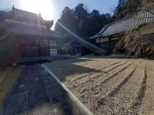 光雲寺の{uncategorized: "未分類", other: "その他", undefined: "問題あり", building: "その他建物", grave: "お墓", sacred_gate: "鳥居", guardian: "狛犬", statue: "像", buddha: "仏像", history: "歴史", nature: "自然", garden: "庭園", animal: "動物", pagoda: "塔", temizu: "手水舎", mountain_gate: "山門・神門", sanctuary: "本殿・本堂", subordinate: "末社・摂社", art: "芸術", scenery: "景色", jizo: "地蔵", ema: "絵馬", goshuin: "御朱印", omikuji: "おみくじ", items: "授与品その他", amulet: "お守り", goshuincho: "御朱印帳", eats: "食事", festival: "お祭り", votive_dance: "神楽", shichigosan: "七五三参", wedding: "結婚式", experience: "体験その他", initially: "初詣", around: "周辺", anti_infection: "感染症対策"}