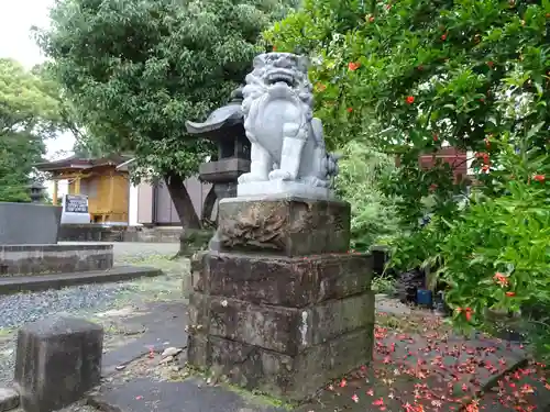 諏訪神社の狛犬