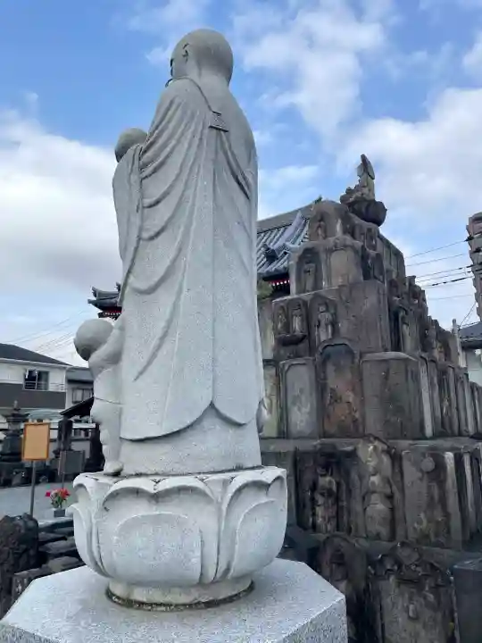 浄念寺の{uncategorized: "未分類", other: "その他", undefined: "問題あり", building: "その他建物", grave: "お墓", sacred_gate: "鳥居", guardian: "狛犬", statue: "像", buddha: "仏像", history: "歴史", nature: "自然", garden: "庭園", animal: "動物", pagoda: "塔", temizu: "手水舎", mountain_gate: "山門・神門", sanctuary: "本殿・本堂", subordinate: "末社・摂社", art: "芸術", scenery: "景色", jizo: "地蔵", ema: "絵馬", goshuin: "御朱印", omikuji: "おみくじ", items: "授与品その他", amulet: "お守り", goshuincho: "御朱印帳", eats: "食事", festival: "お祭り", votive_dance: "神楽", shichigosan: "七五三参", wedding: "結婚式", experience: "体験その他", initially: "初詣", around: "周辺", anti_infection: "感染症対策"}