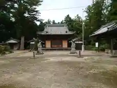 三村神社の本殿