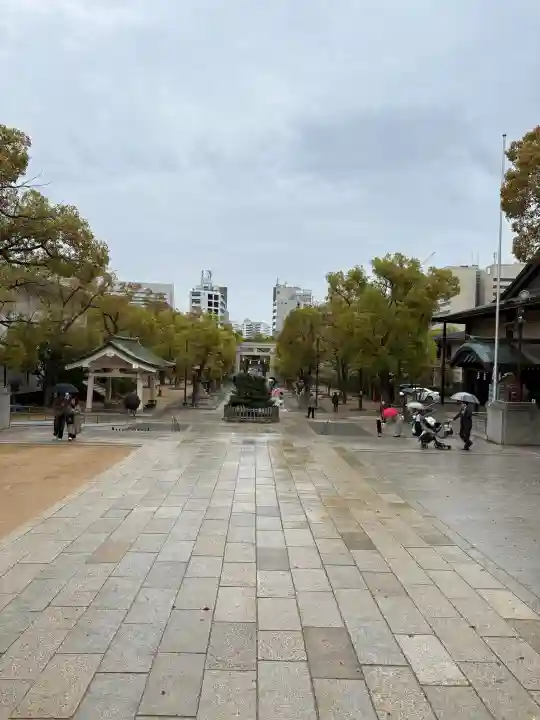 湊川神社の{uncategorized: "未分類", other: "その他", undefined: "問題あり", building: "その他建物", grave: "お墓", sacred_gate: "鳥居", guardian: "狛犬", statue: "像", buddha: "仏像", history: "歴史", nature: "自然", garden: "庭園", animal: "動物", pagoda: "塔", temizu: "手水舎", mountain_gate: "山門・神門", sanctuary: "本殿・本堂", subordinate: "末社・摂社", art: "芸術", scenery: "景色", jizo: "地蔵", ema: "絵馬", goshuin: "御朱印", omikuji: "おみくじ", items: "授与品その他", amulet: "お守り", goshuincho: "御朱印帳", eats: "食事", festival: "お祭り", votive_dance: "神楽", shichigosan: "七五三参", wedding: "結婚式", experience: "体験その他", initially: "初詣", around: "周辺", anti_infection: "感染症対策"}
