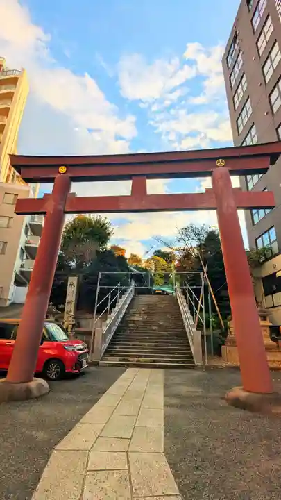 白金氷川神社の鳥居