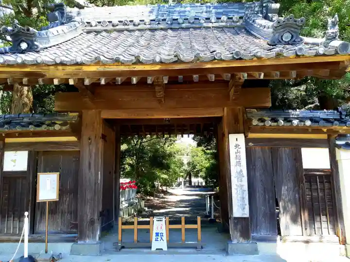 北山稲荷普済寺の山門・神門