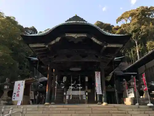 由加山 由加神社本宮の本殿