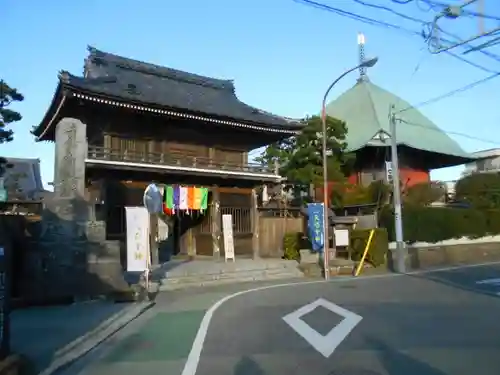 本覚寺の山門