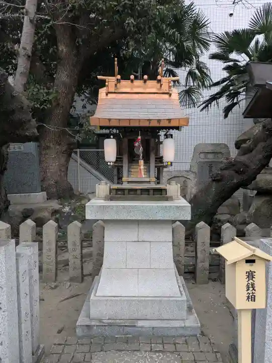 河堀稲生神社の{uncategorized: "未分類", other: "その他", undefined: "問題あり", building: "その他建物", grave: "お墓", sacred_gate: "鳥居", guardian: "狛犬", statue: "像", buddha: "仏像", history: "歴史", nature: "自然", garden: "庭園", animal: "動物", pagoda: "塔", temizu: "手水舎", mountain_gate: "山門・神門", sanctuary: "本殿・本堂", subordinate: "末社・摂社", art: "芸術", scenery: "景色", jizo: "地蔵", ema: "絵馬", goshuin: "御朱印", omikuji: "おみくじ", items: "授与品その他", amulet: "お守り", goshuincho: "御朱印帳", eats: "食事", festival: "お祭り", votive_dance: "神楽", shichigosan: "七五三参", wedding: "結婚式", experience: "体験その他", initially: "初詣", around: "周辺", anti_infection: "感染症対策"}