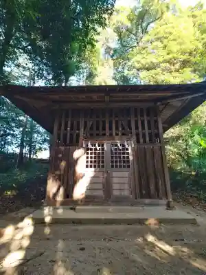 伊古乃速御玉比売神社の{uncategorized: "未分類", other: "その他", undefined: "問題あり", building: "その他建物", grave: "お墓", sacred_gate: "鳥居", guardian: "狛犬", statue: "像", buddha: "仏像", history: "歴史", nature: "自然", garden: "庭園", animal: "動物", pagoda: "塔", temizu: "手水舎", mountain_gate: "山門・神門", sanctuary: "本殿・本堂", subordinate: "末社・摂社", art: "芸術", scenery: "景色", jizo: "地蔵", ema: "絵馬", goshuin: "御朱印", omikuji: "おみくじ", items: "授与品その他", amulet: "お守り", goshuincho: "御朱印帳", eats: "食事", festival: "お祭り", votive_dance: "神楽", shichigosan: "七五三参", wedding: "結婚式", experience: "体験その他", initially: "初詣", around: "周辺", anti_infection: "感染症対策"}