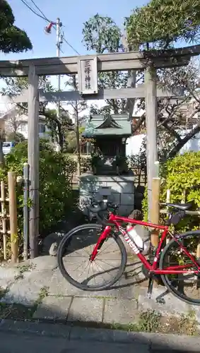 三峰神社の鳥居